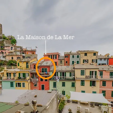 La Maison De La With Terrace And Ac ヴェルナッツァ