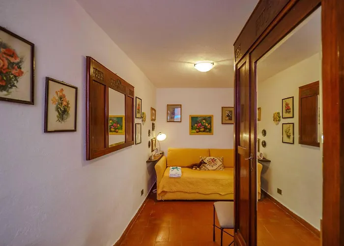 La Maison De La With Terrace And Ac Апартаменты Вернацца